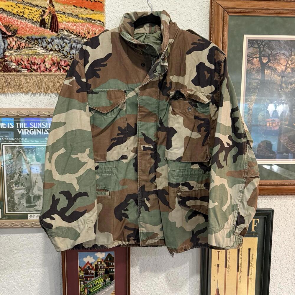 Vintage US Army M65 Woodland Camo Field Jacket Cold Weather w/ Liner Size Medium